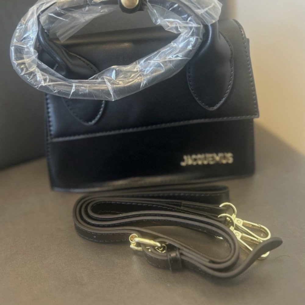 Black Small Mini Handbag/Crossbody bag Jacquemus  chic